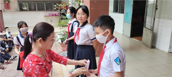 SINH HOẠT CHÀO CỜ TUẦN 24 - Trao giải hội thi Nghi thức Đội và kể chuyện